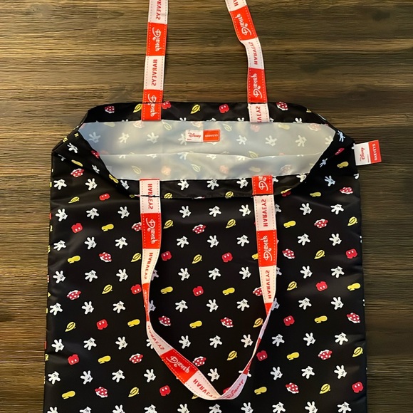 Harvey’s Seatbelt Bag Love You to Pieces Mickey Minnie & Mouse Shopper Tote - Picture 5 of 12